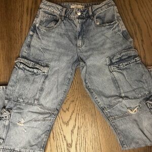 80$ Retail Garage Women's Straight Leg Cargo Jeans in Light Blue Wash